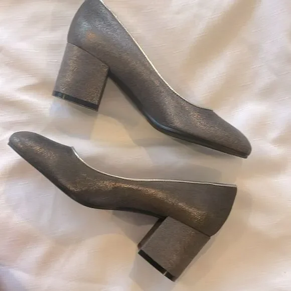POLLINI PEWTER LEATHER BLOCK HEEL PUMPS.  NEW - Picture 5 of 8